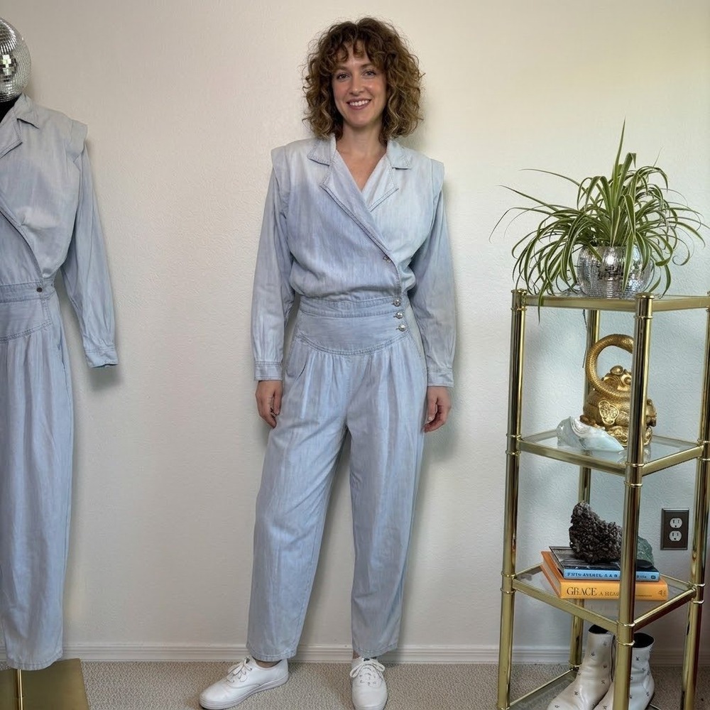 Vintage 80s Eddie Bauer Light Wash Chambray Jumpsuit, Cotton Blue Size 16 retro